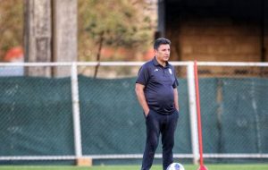 قلعه‌نویی: برای زدن من به مملکت‌تان ضربه نزنید!