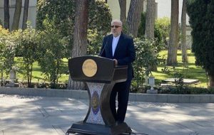 نظر وزیر نفت درباره‌ی قیمت بنزین