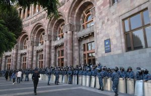 ادامه تظاهرات مخالفان پاشینیان در پایتخت ارمنستان