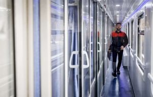 بازگشت قطارهای حومه‌ای رجا بعد از ۳ ماه توقف-راهبرد معاصر