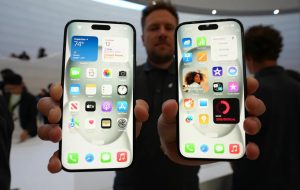 پشت پرده ممنوعیت رجیستر آیفون ١۴ و ١۵/ چه کسانی از این ممنوعیت نفع میبرند؟ پشت پرده ممنوعیت رجیستر آیفون ١۴ و ١۵/ چه کسانی از این ممنوعیت نفع میبرند؟