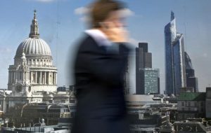 BoE Hints at Peak Rates after Vote to Hold, GBP Offered