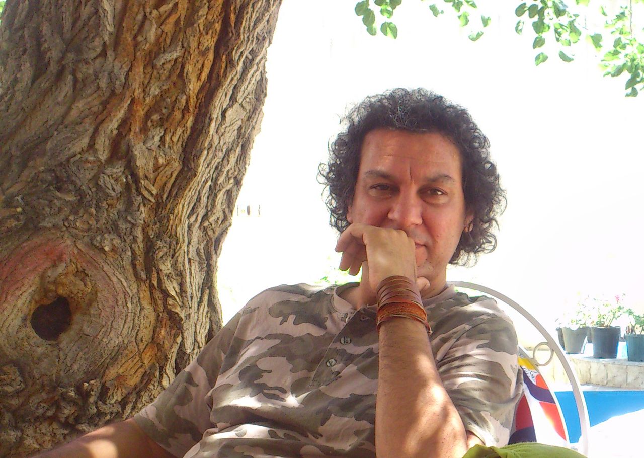 بیوگرافی آرش میراحمدی