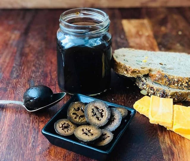 طرز تهیه ترشی گردو