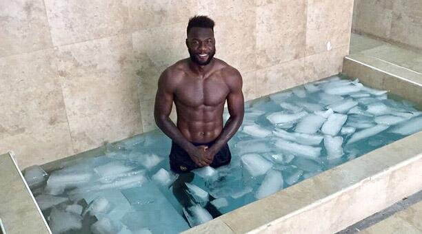 عکس‌| عضلات آماده بمب پرسپولیسی‌ها