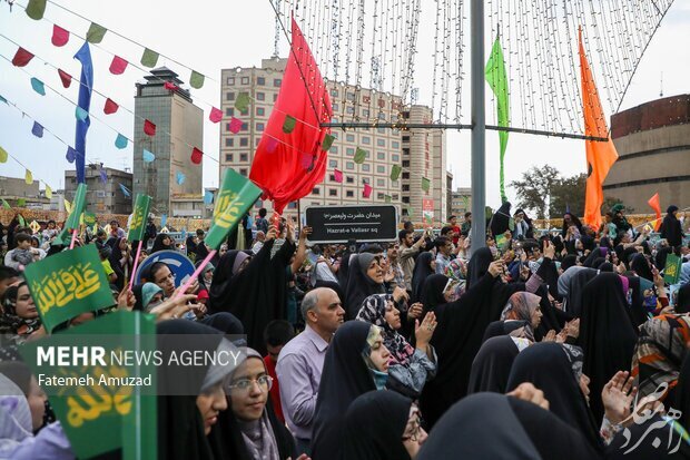 جشن مردم تهران در سالروز میلاد پیامبر اعظم (ص)