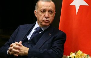 اردوغان: ناو هواپیمابر آمریکا در اسرائیل چه می‌کند؟