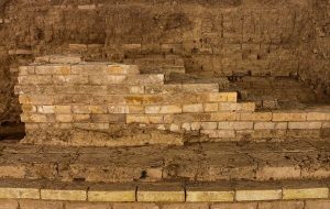 کشف دیوار شرقی دروازه پارسه تخت‌جمشید