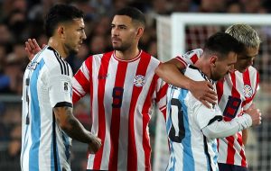 عکس| توهین کننده به مسی تهدید به مرگ شد! عکس| توهین کننده به مسی تهدید به مرگ شد!