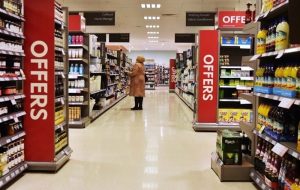 کاهش میزان خرده فروشی در انگلیس با بالا رفتن هزینه های زندگی-راهبرد معاصر کاهش میزان خرده فروشی در انگلیس با بالا رفتن هزینه های زندگی-راهبرد معاصر