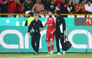 عکس| عیادت نماینده سپاهان از ستاره مصدوم پرسپولیس