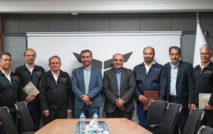 گروه بهمن در سخت‌ترین شرایط با کمیته امداد همکاری کرد