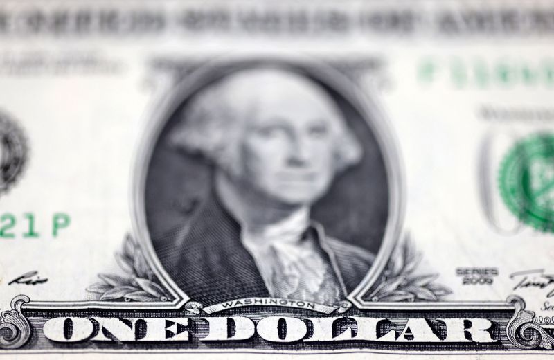 Dollar gains against euro as Fed, Middle East in focus