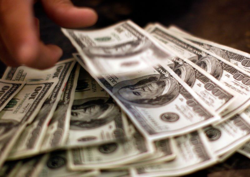 US dollar rallies as inflation fears persist; eyes on upcoming Fed meeting