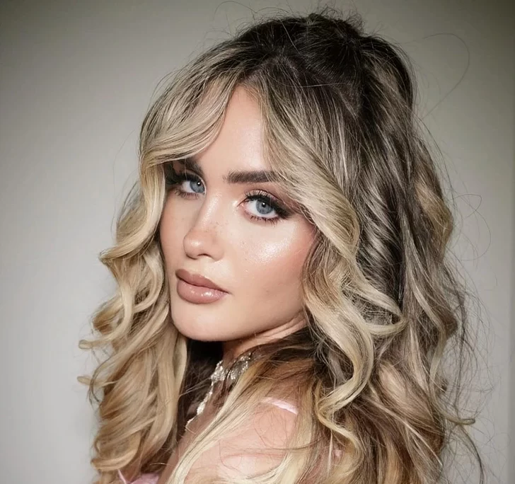 میا دیو بیش از 30000 دلار برای خلق "صورتی زیبا" هزینه کرد