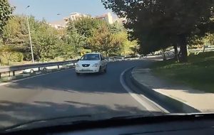 حرکت دیوانه‌وار یک راننده در اتوبان همت تهران! + فیلم