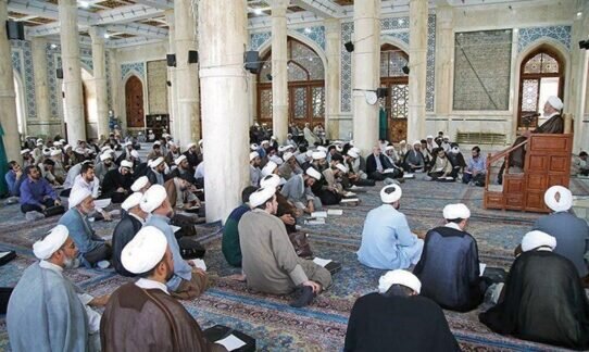 دروس آقایان جوادی آملی، نوری همدانی، شب زنده دار، خاتمی و علوی بروجردی در صدر استقبال طلاب