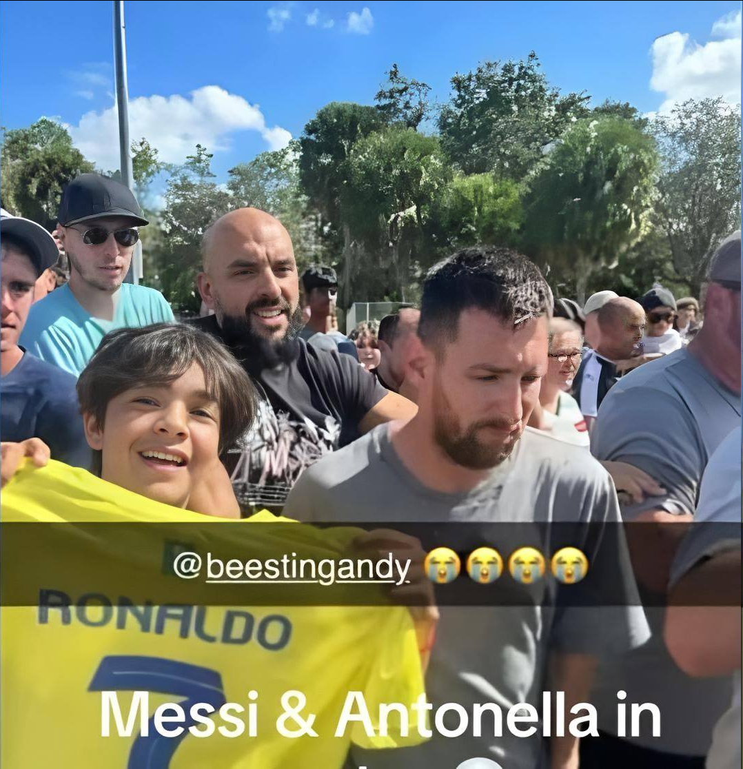 عکس| مسی با پیراهن رونالدو در یک قاب!