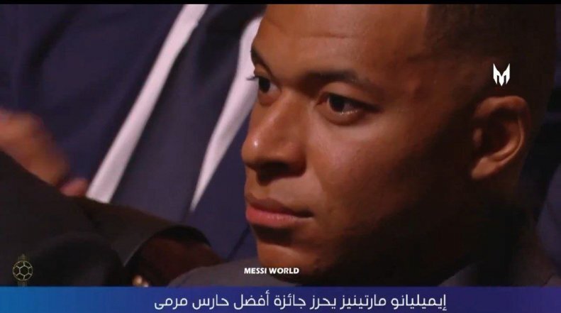 عکس‌| حرکات عجیب امباپه در مراسم توپ طلا