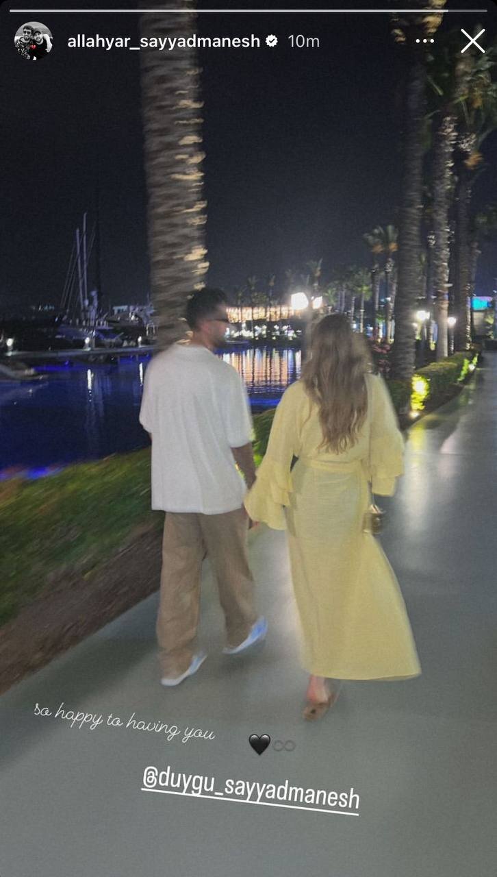 عکس‌| پیاده‌روی عاشقانه لژیونر استقلالی و همسرش در لندن