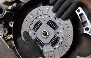 قیمت دیسک و صفحه کلاچ در انواع خودرو / تعویض دیسک و کلاچ پراید بالای ۱ میلیون تومان خرج دارد! قیمت دیسک و صفحه کلاچ در انواع خودرو / تعویض دیسک و کلاچ پراید بالای ۱ میلیون تومان خرج دارد!