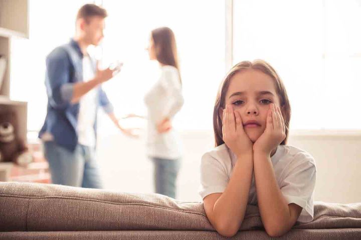 دعوای والدین در مقابل فرزند باعث بروز تروما در او میشود