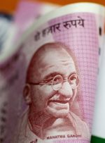 Rupee exchange rates fluctuate as India’s forex reserves surge By Investing.com