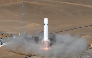 چین رقیب پیشرفته‌ترین موشک آمریکا را به میدان آورد/ عکس