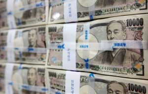 Japanese yen nears 33-year low as Powell signals continued rate hikes By Investing.com