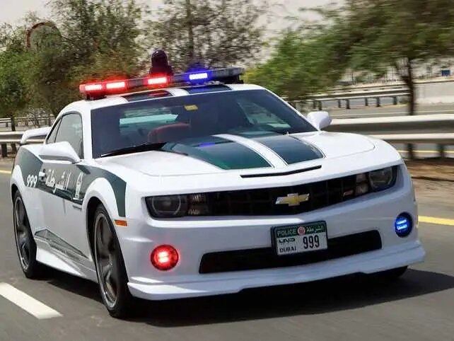 خودروهای عجیب پلیس در دبی/ از بوگاتی و فراری تا آستون مارتین و لامبورگینی/ عکس