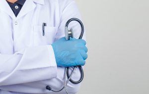 خبر استخدامی وزیر بهداشت برای ۱۴ هزار پرستار