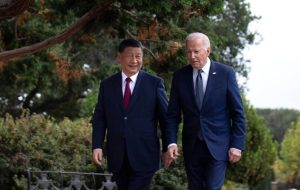 نگاهی به زوایای سفر رهبر چین به آمریکا/ روابط قدرت‌های شرق و غرب پرتنش‌تر شد؟