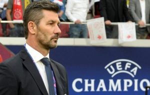 مسئولان ورزشی چرا باید کاری کنند که مربی خارجی گل گهر حرفهایی بزند که خجالت بکشیم؟