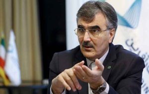 خبر مهم فرزین برای بازار ارز/ دلار از مراودات ایران با این کشور حذف شد