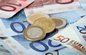 EUR/USD soars above 1.0700, refreshes two-month highs post-US NFP weak data