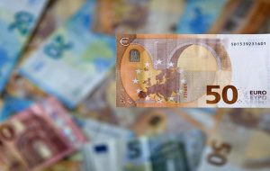 Euro Progresses as Markets Prep for NFP