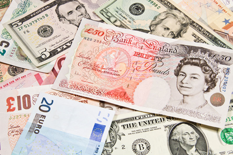 GBP/EUR and GBP/USD hold steady as markets await BoE's interest rate decision