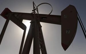 Oil Latest – US Crude Trying to Nudge Higher After Another Week of Heavy Losses