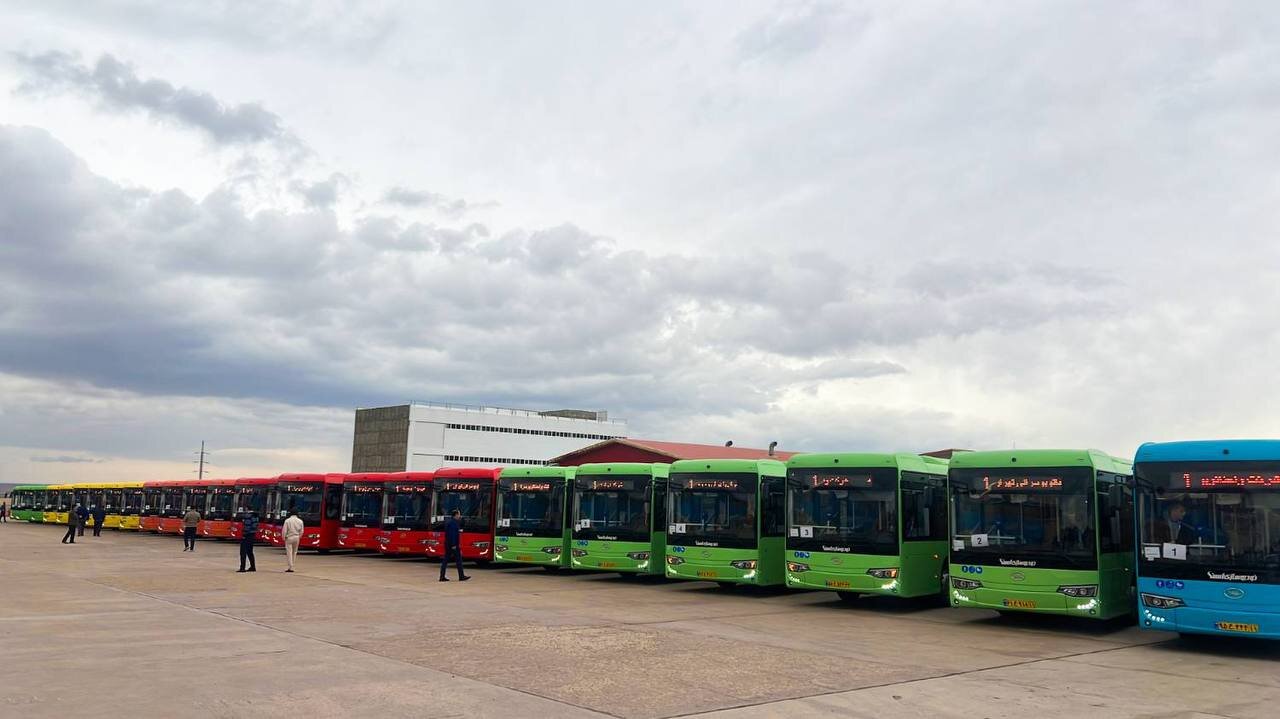 اتوبوس‌های یورو5 گروه بهمن پیش از وارونگی هوا به پایتخت رسید