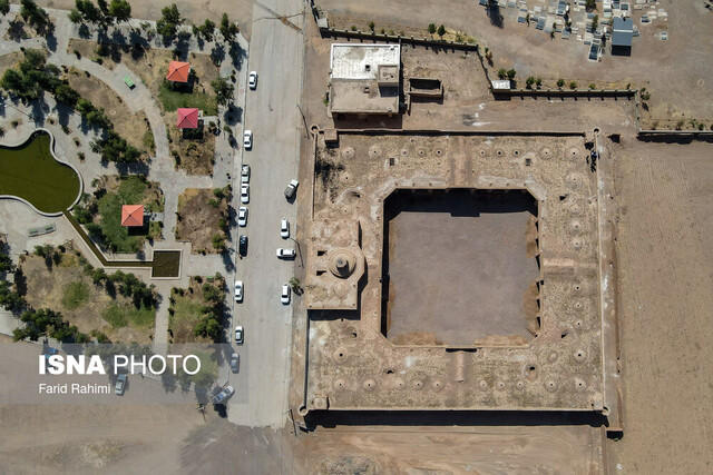 باغ شیخ، ایستاده در دروازه گردشگری جهان