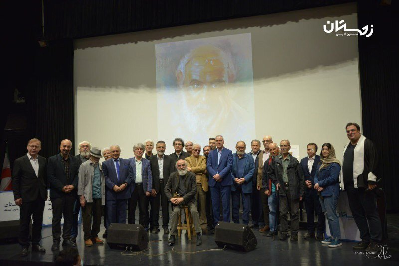 در وصف او که از دهان نهنگ آمد/ روزنامه‌نگاری بدون کاغذ