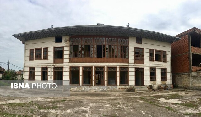 زیر سقف سفال پوش خانه "نصرت اعظم سمیعی"