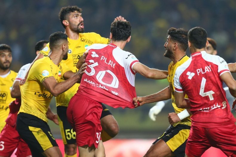 عکس‌| اعتراض پرسپولیسی‌ها به صحنه جنجالی؛ پنالتی مقابل سپاهان سوخت؟