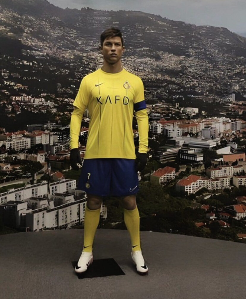 عکس‌| مجسمه زیبای رونالدو در عربستان؛ شباهت باورنکردنی به کریس!