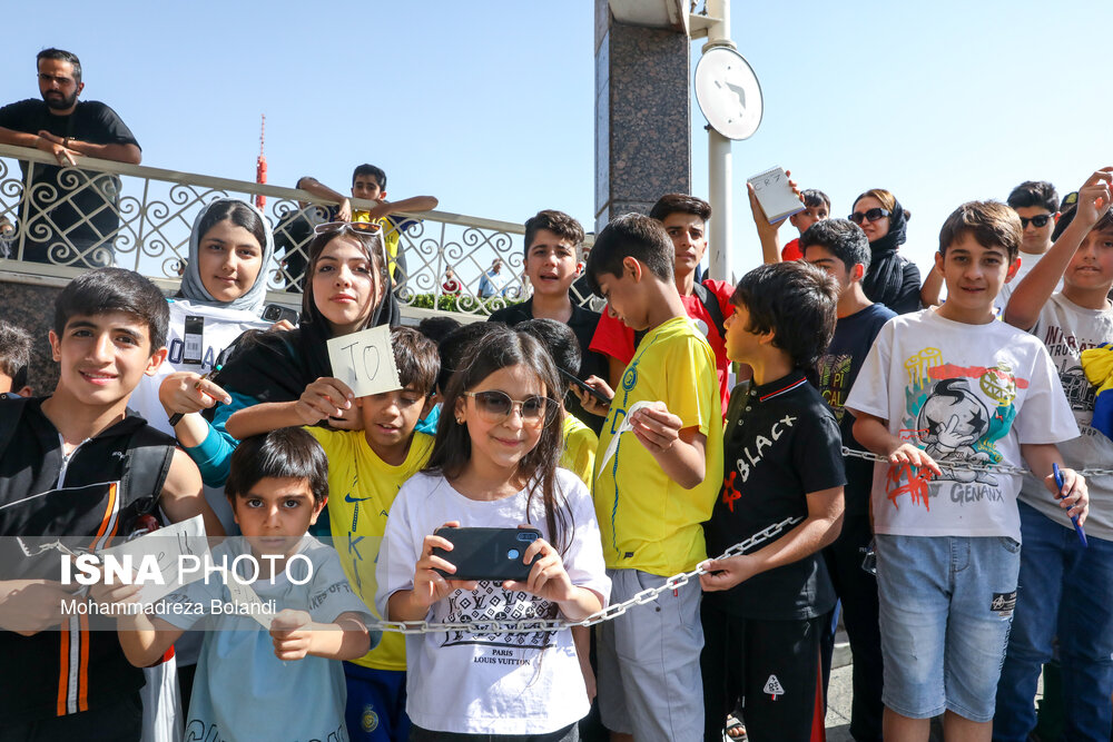 نباید به‌ این تماشاگر خرده گرفت؛ جوان‌ها تفریح و تنوع ندارند/ پدیده‌های بین‌المللی در ایران خیلی سابقه ندارد/ تدبیر پلیس چه بود؟