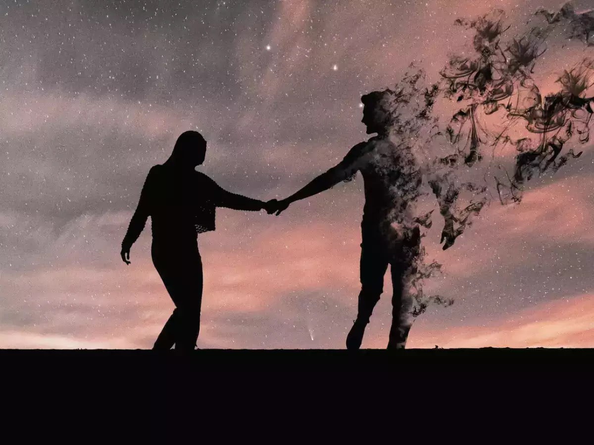 ۵ نشانه که عزیز درگذشته‌تان می‌خواهد با شما ارتباط بگیرد!