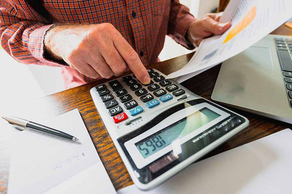 پیام کسری ۳۰ درصدی بودجه برای اقتصاد کشور چیست؟ / هشدار یک اقتصاددان: تورم تشدید می‌شود