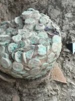 کشف سکه‌های سبزشده در «تپه مردگان»‌