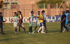 جنجال در ورزشگاه تختی آبادان؛ کمک اول داور پنالتی را برگرداند