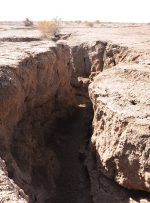 هوشمند نیوز – فرونشست زمین در کاشان / نیسان آبی بلعیده شد! + فیلم هوشمند نیوز – فرونشست زمین در کاشان / نیسان آبی بلعیده شد! + فیلم